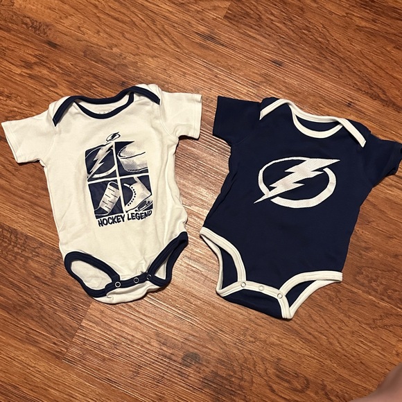 NHL Other - NHL Tampa Bay Lightning Infant Bodysuit Set 3-6 Months